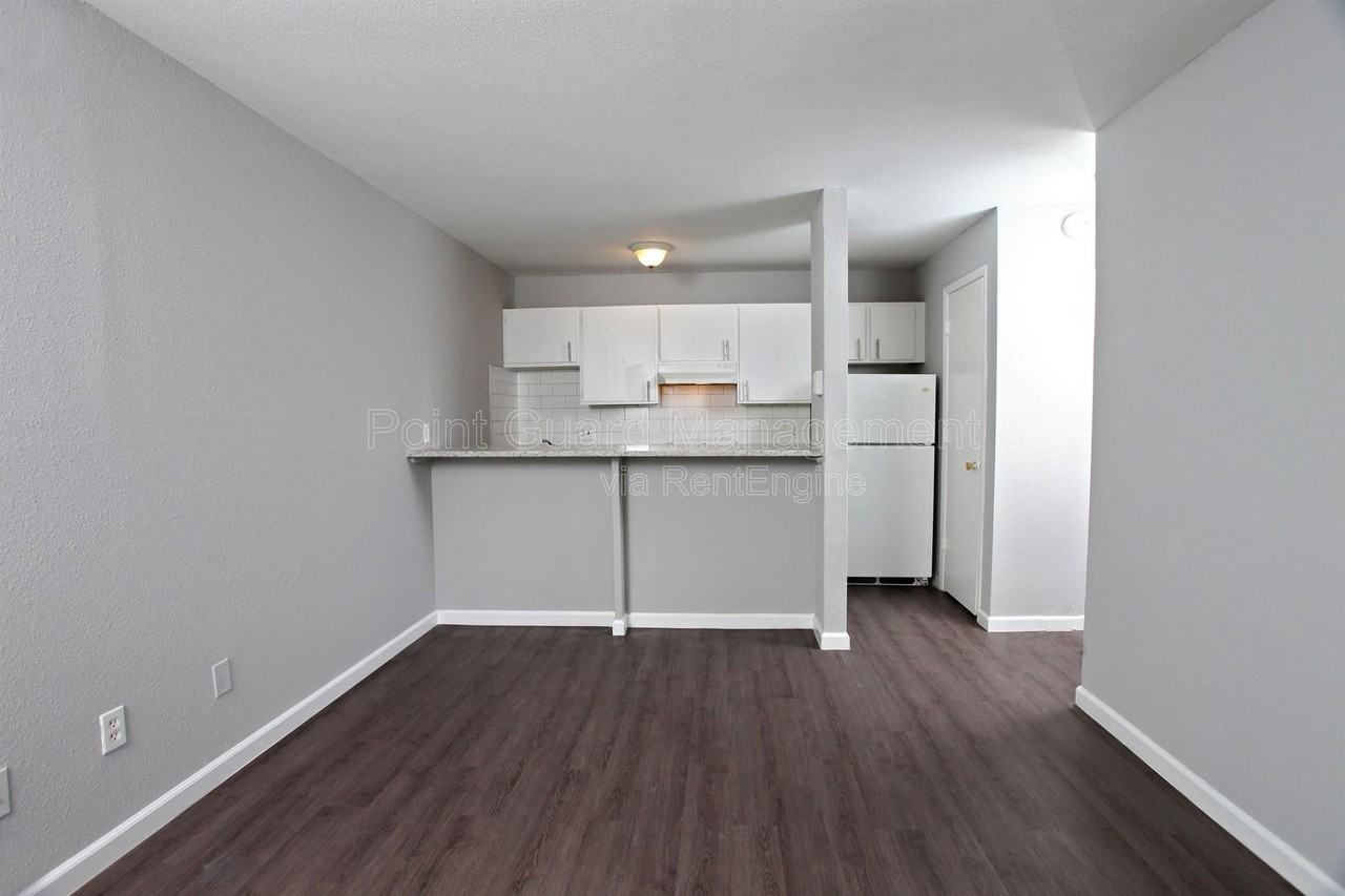 1212 S Longfellow St #111 - Photo 2 of 10