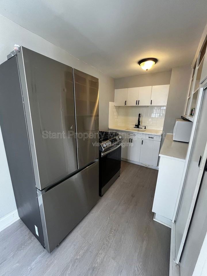 20 W Park St #1 - Photo 3 of 5