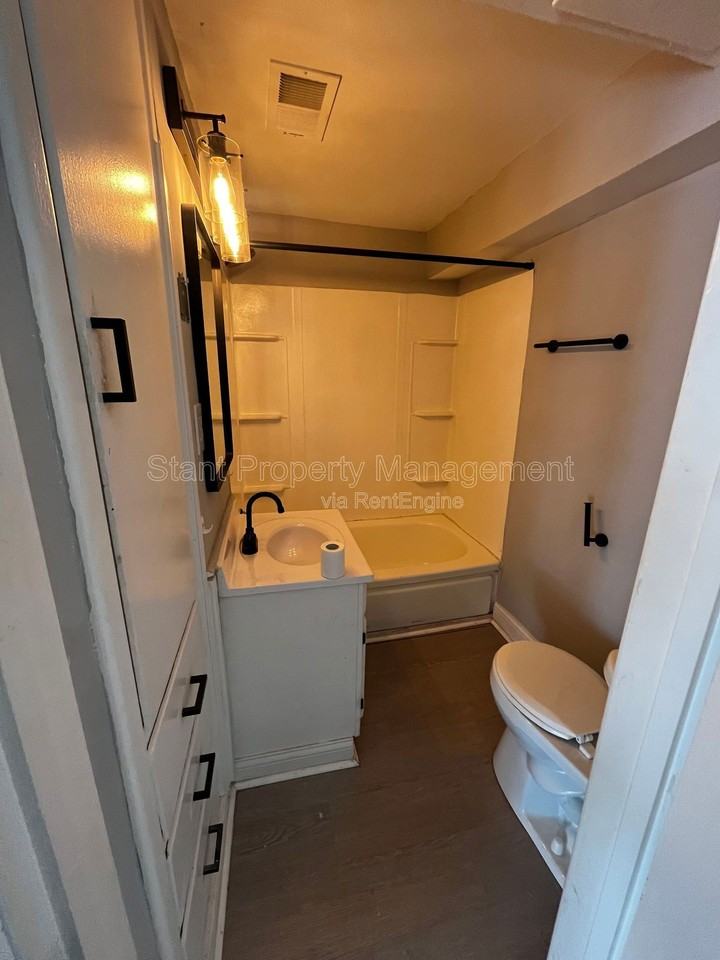 20 W Park St #1 - Photo 5 of 5