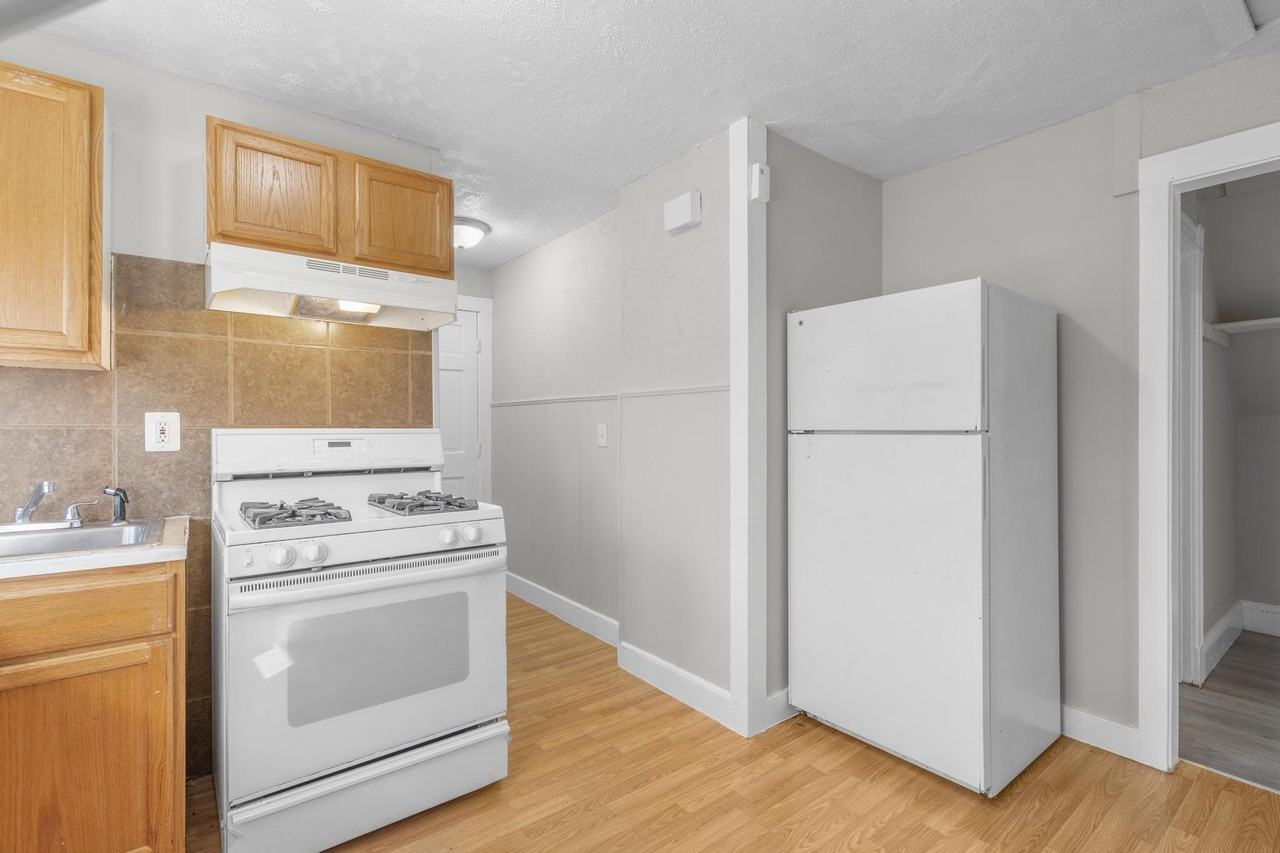 7 Hazel St #3 - Photo 4 of 26