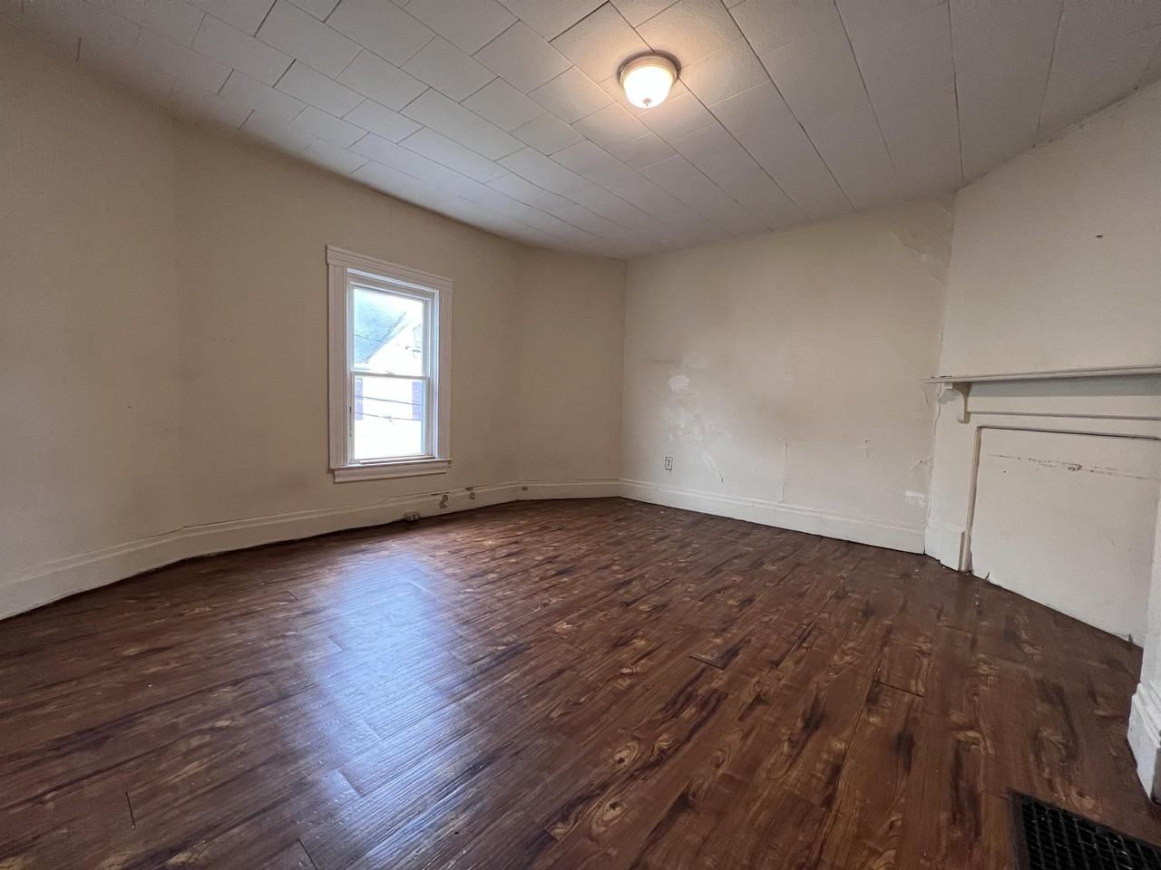 445 Baird St #14714257 - Photo 2 of 13