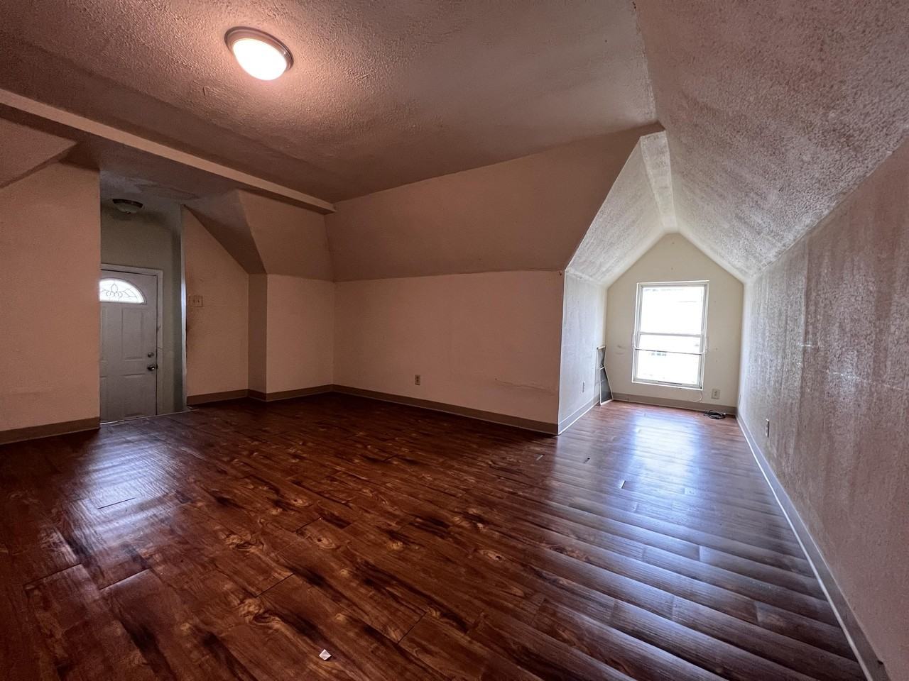 445 Baird St #14714257 - Photo 7 of 13