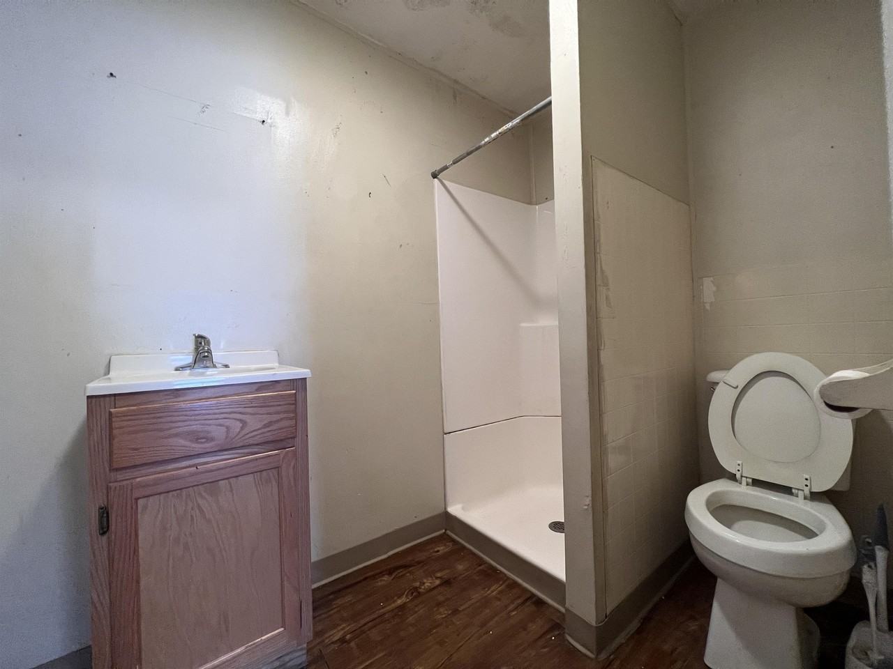 445 Baird St #14714257 - Photo 3 of 13