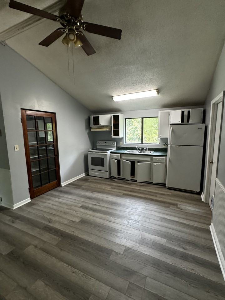 762 Possum Hollow Trl - Photo 2 of 18