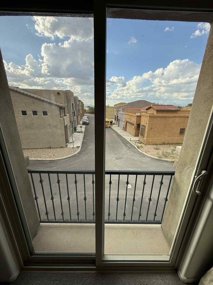 109 S Crown Plz - Photo 3 of 33