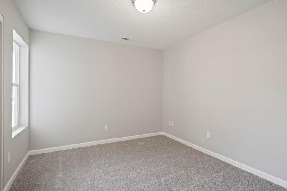 1004 Brandon Way - Photo 2 of 26
