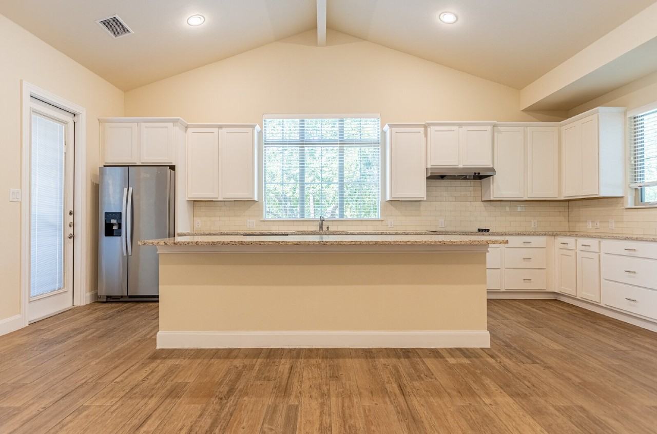 128 Elizabeth Rd - Photo 7 of 39