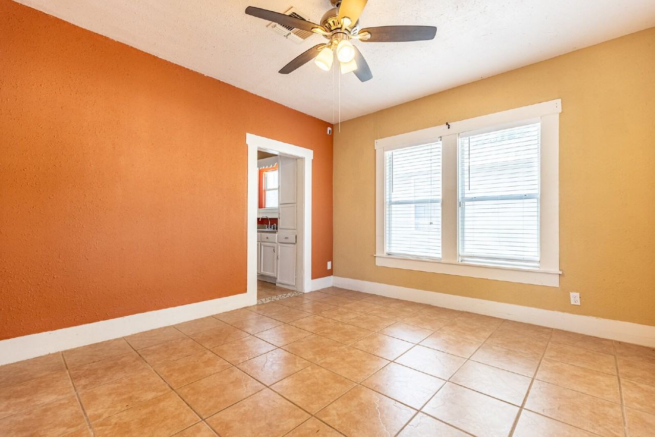 226 W Harding Blvd - Photo 5 of 27