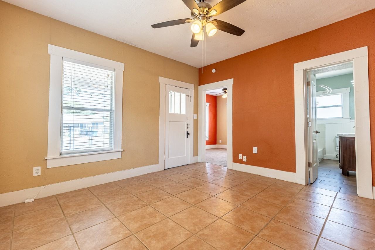 226 W Harding Blvd - Photo 7 of 27