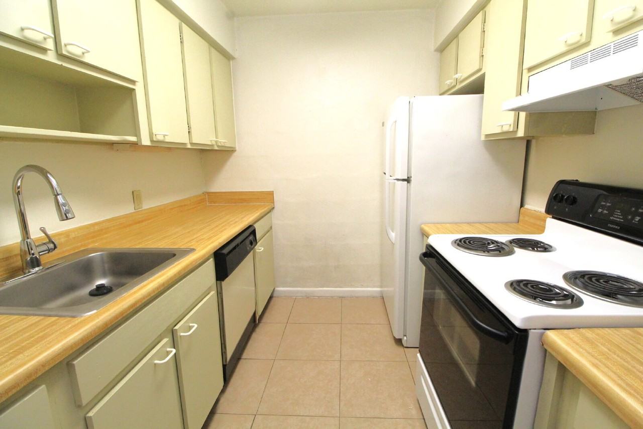 600 Scenic Hwy - Photo 5 of 16