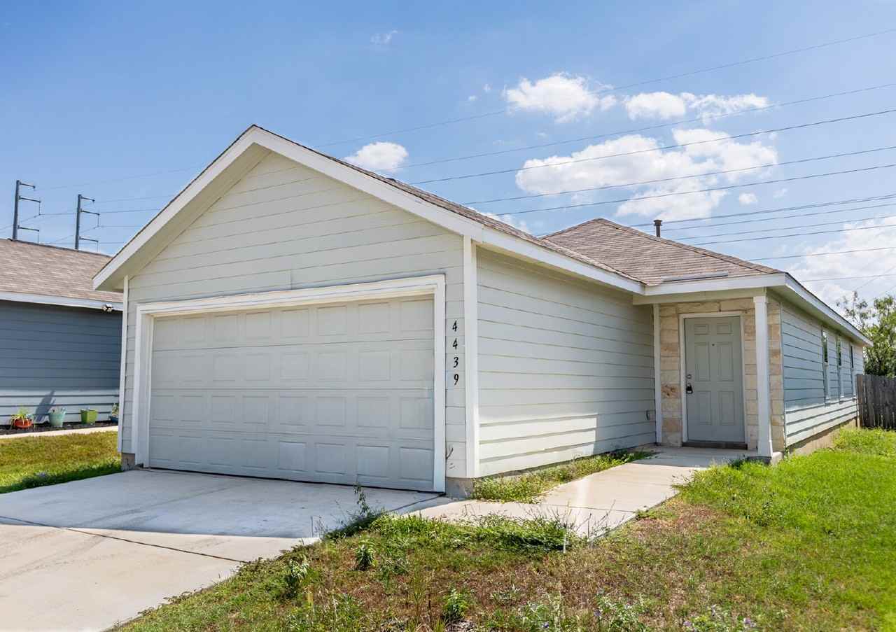 4439 Zoe Pass - Photo 2 of 33