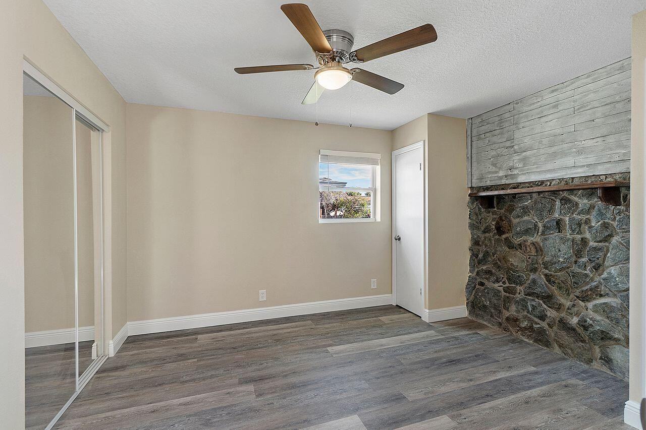 140 S Marjorie Ct - Photo 2 of 17