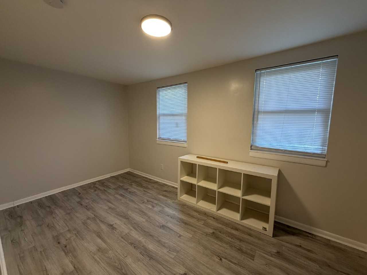 1370 Franklin St - Photo 6 of 9