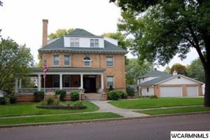 featured image of 215 S 5th St