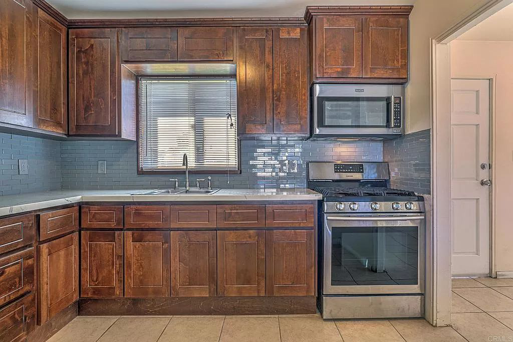 207 Del Mar Ave #207 - Photo 4 of 9