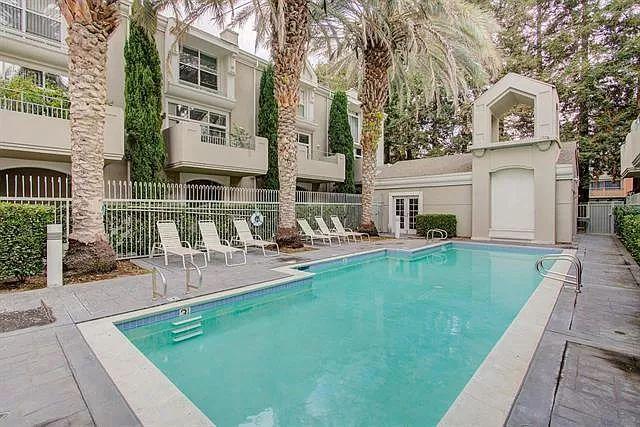 346 Dunsmuir Ter #10 - Photo 6 of 10