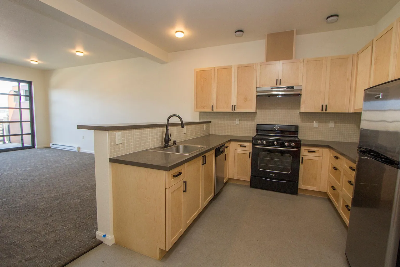 478 Tyler St #L - Photo 5 of 8