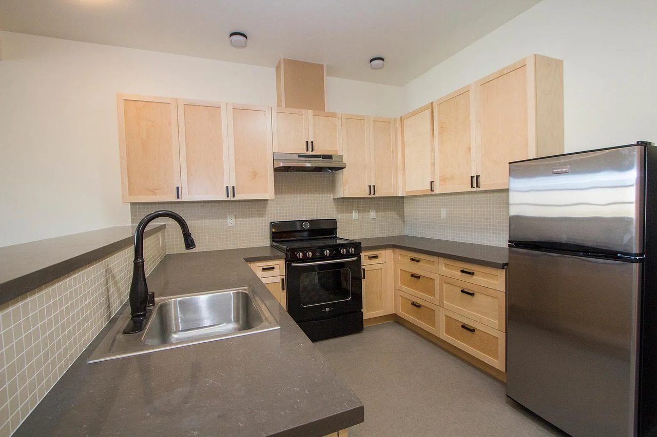 478 Tyler St #L - Photo 7 of 8