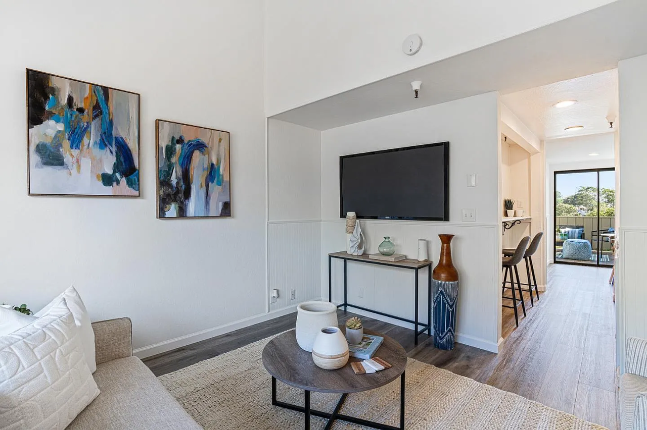 565 English Ave #17 - Photo 5 of 15