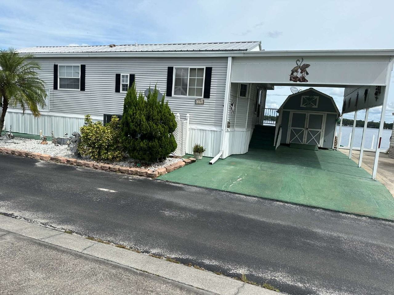 6194 Parkway E - Photo 2 of 17