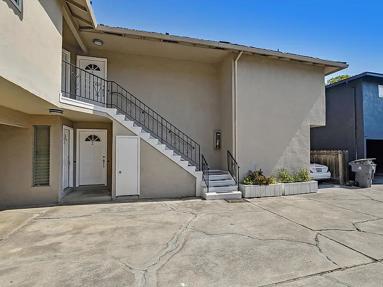 833 Maryann Dr #2 - Photo 3 of 11