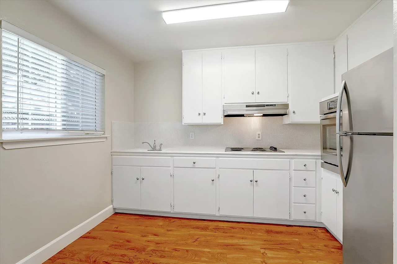 833 Maryann Dr #2 - Photo 5 of 11