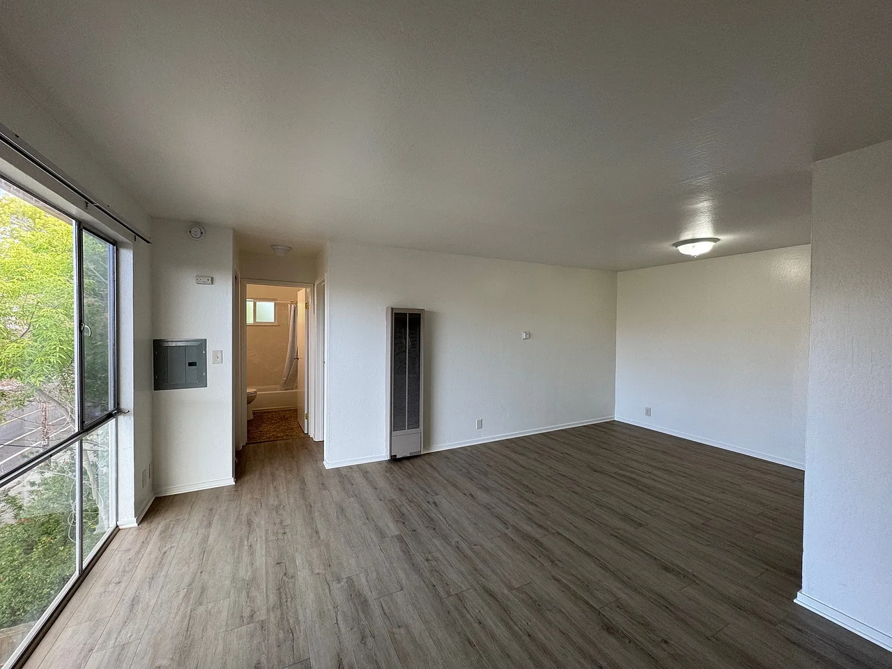 2222 Encinal Ave #I - Photo 6 of 11