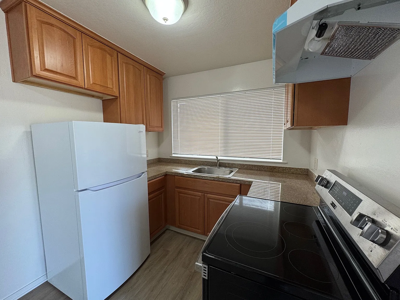 2222 Encinal Ave #I - Photo 7 of 11