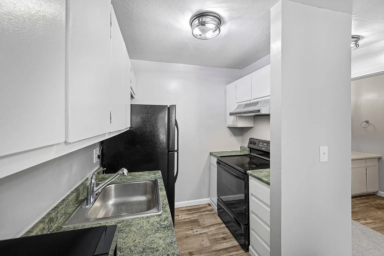 2730 Oak Rd #15 - Photo 7 of 13