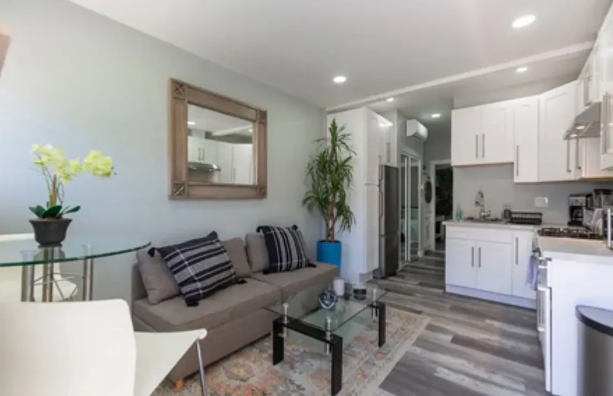 3978 Lamont St #B - Photo 3 of 6