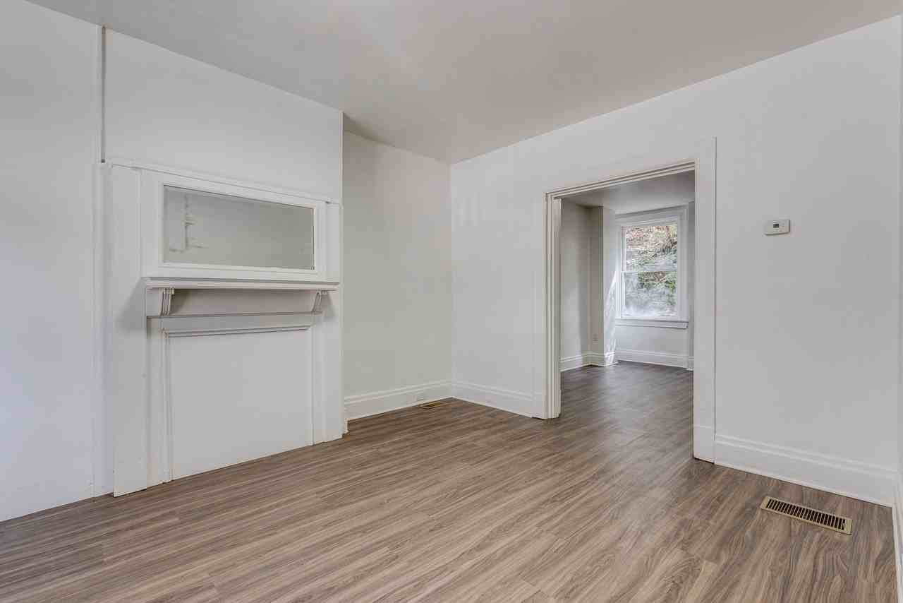 118 Tecumseh St - Photo 3 of 19