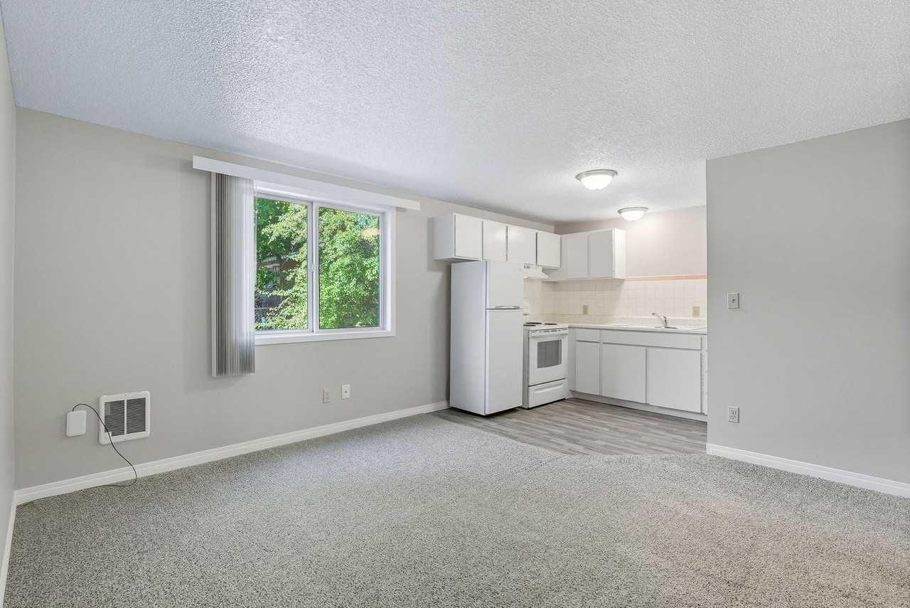 Eagles Landing Apartments in Cheney near EWU! - Photo 4 of 34