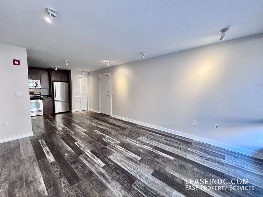 1423 Newton St Nw #103 - Photo 5 of 13