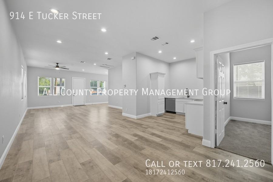 914 E Tucker St - Photo 3 of 15