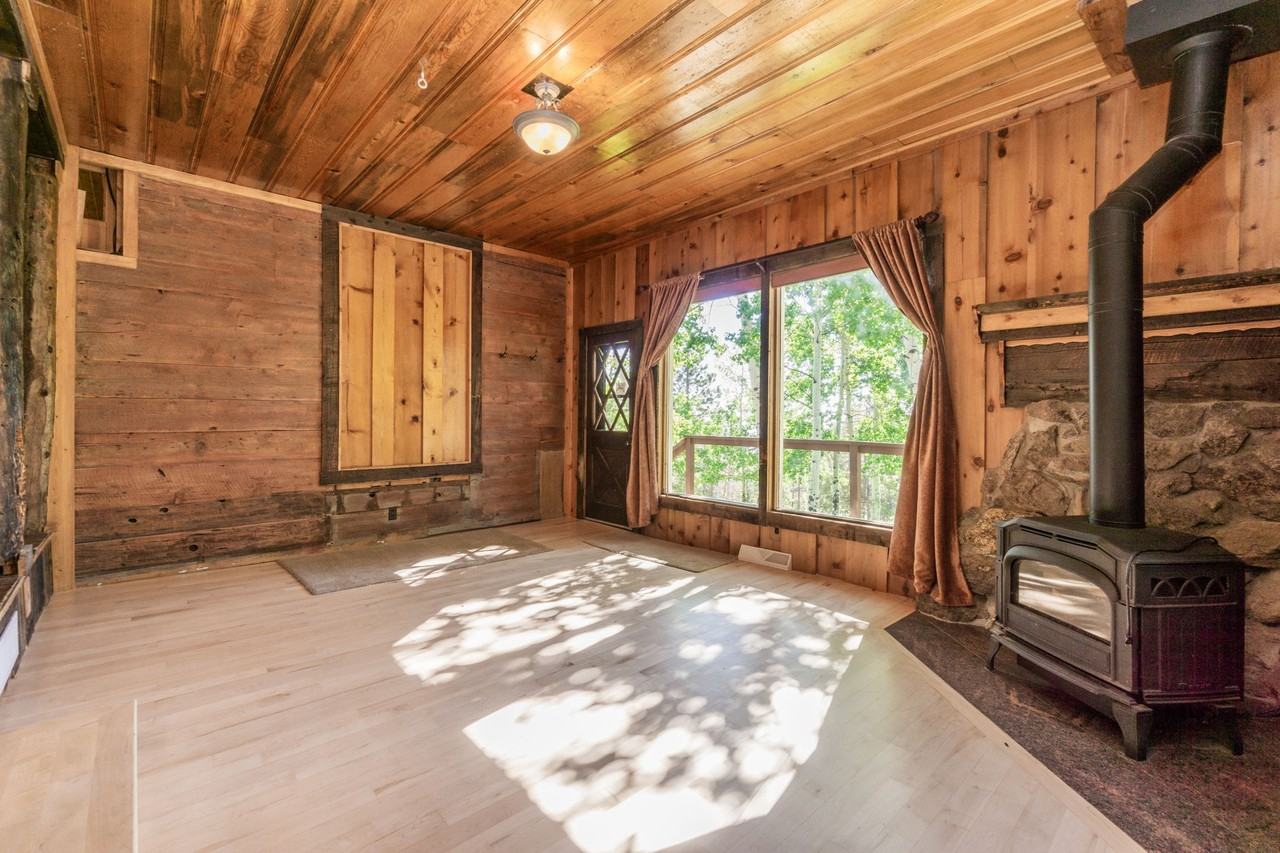 190 Circle Drive - Photo 2 of 18