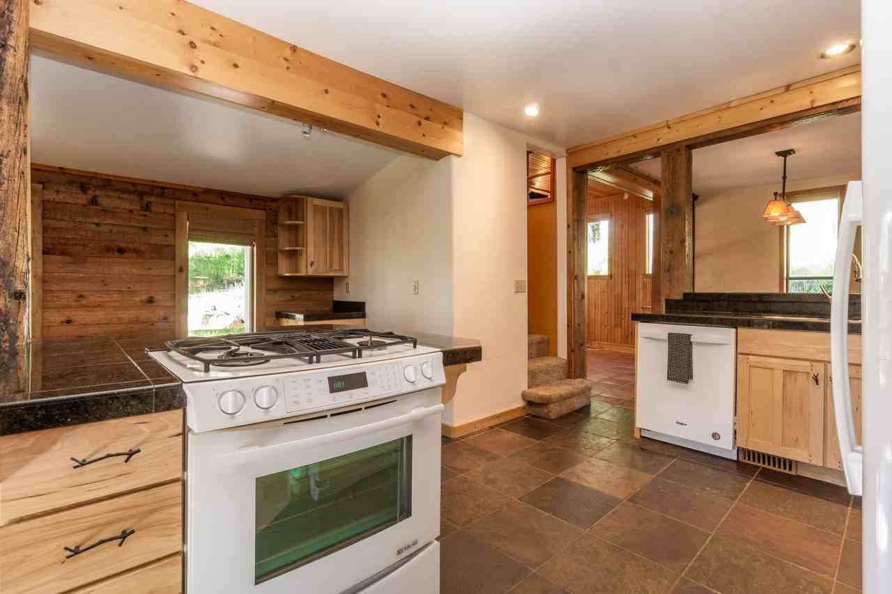 190 Circle Drive - Photo 3 of 18