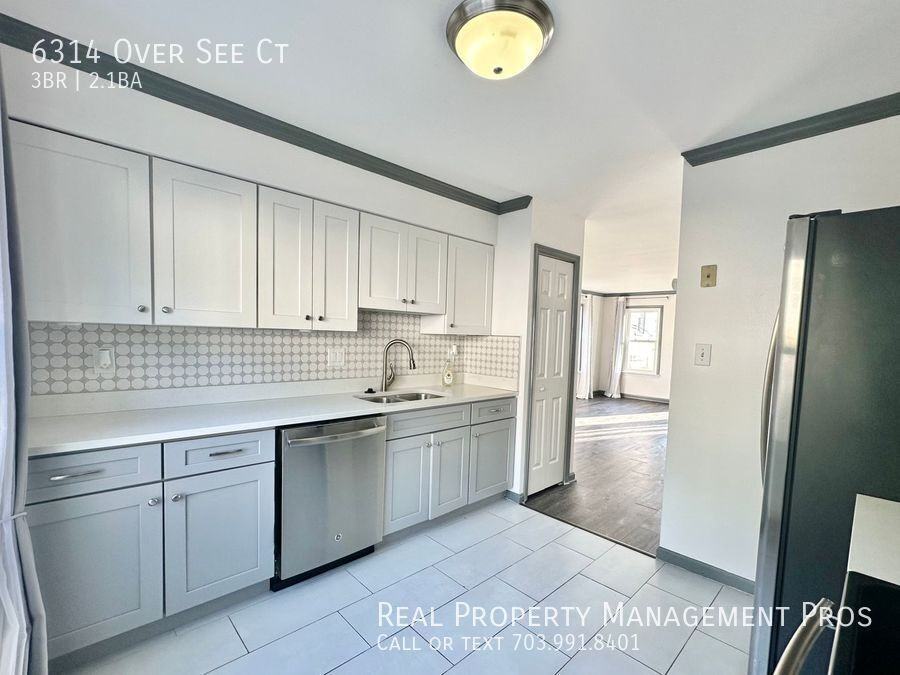 6314 Over See Court - Photo 7 of 24