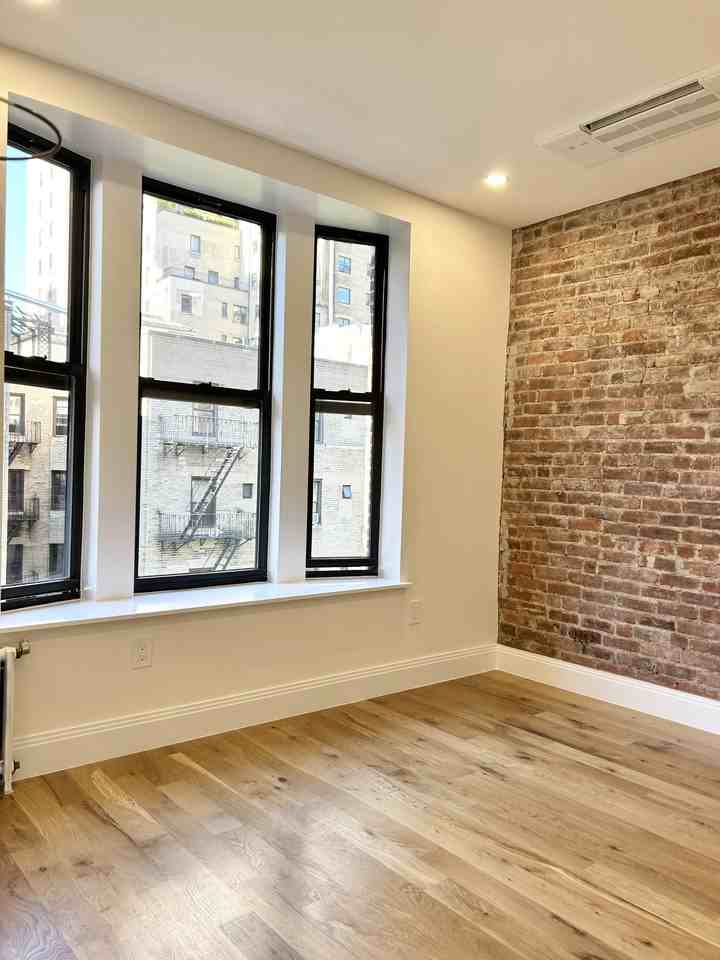 57 E 97th St #20 - Photo 4 of 10