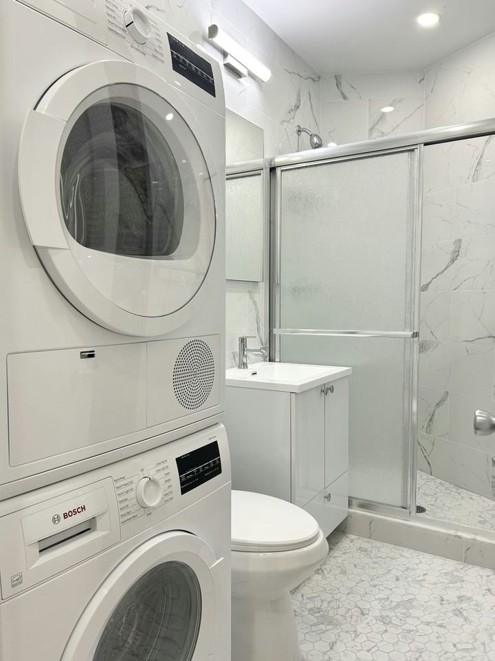 57 E 97th St #20 - Photo 7 of 10