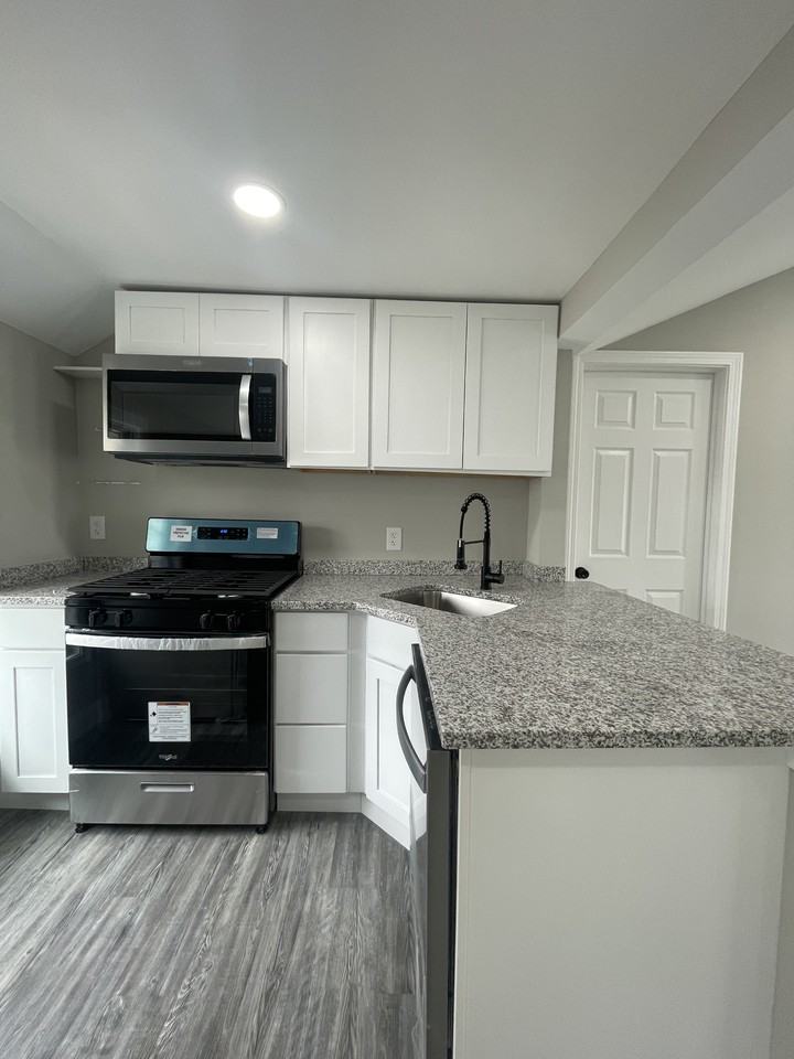 154 Earle St #3 - Photo 2 of 11