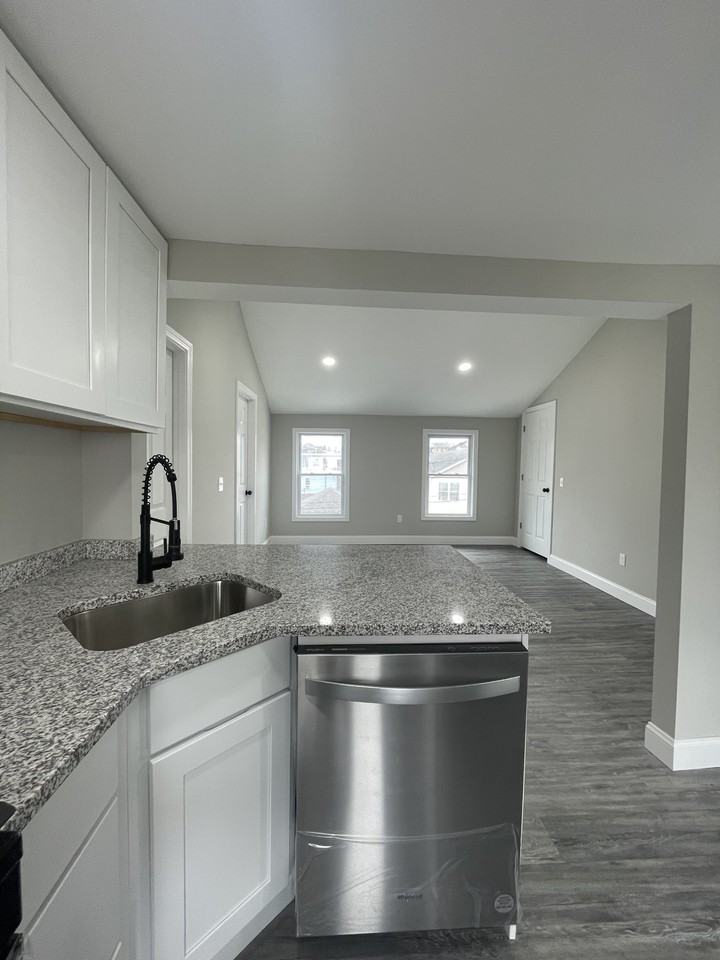 154 Earle St #3 - Photo 3 of 11