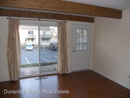 131 Forest Ave #B - Photo 3 of 10