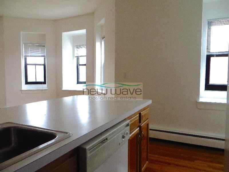 12 Columbus Square #6 - Photo 3 of 20