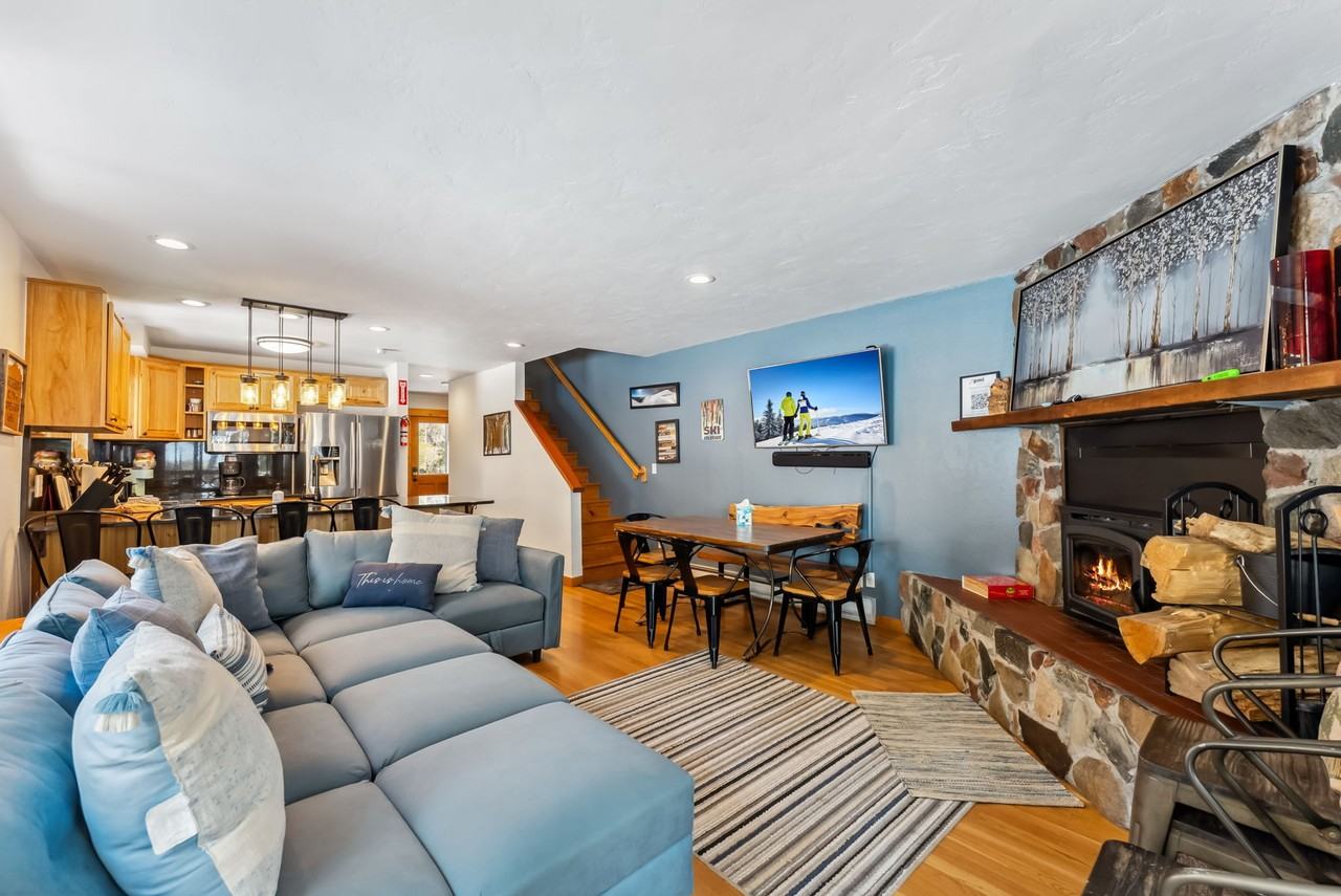 876 Broken Lance Drive #NA - Photo 3 of 21