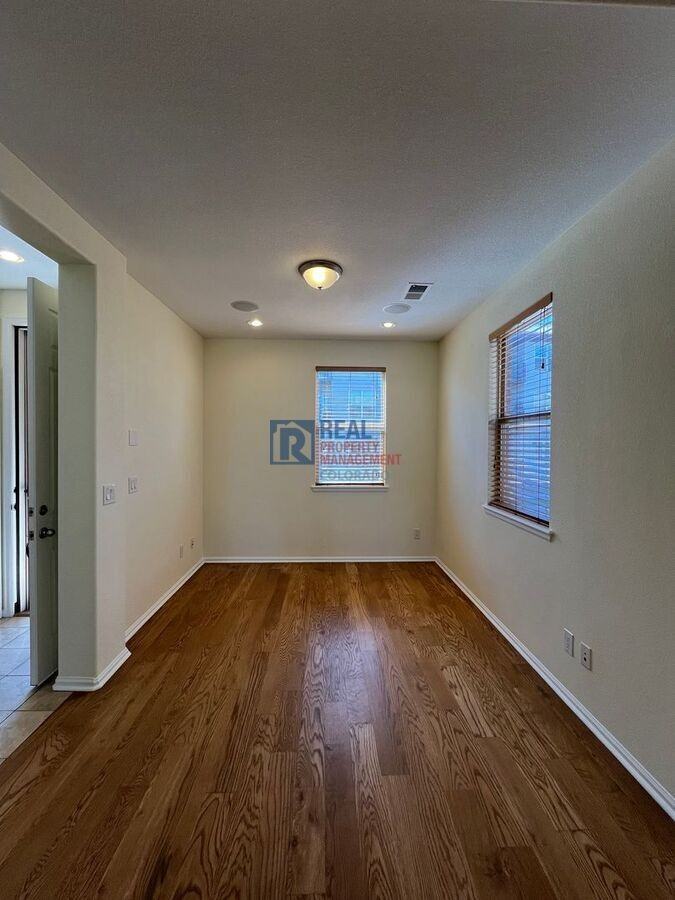 13583 E Longview Ave - Photo 3 of 24