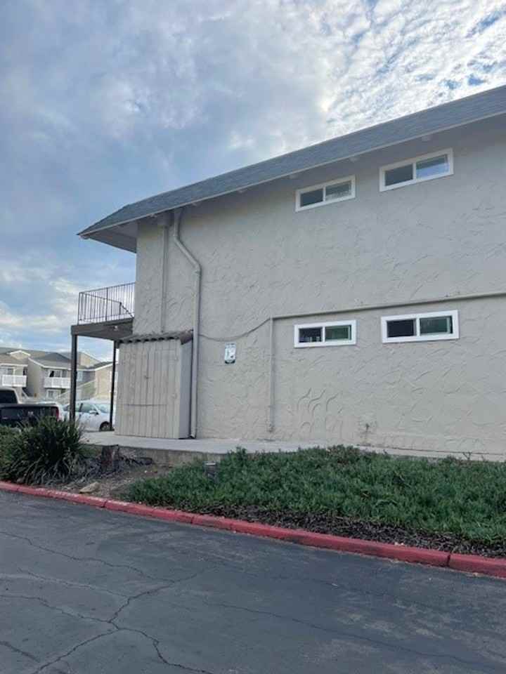 Leo's Apartments - Photo 5 of 14