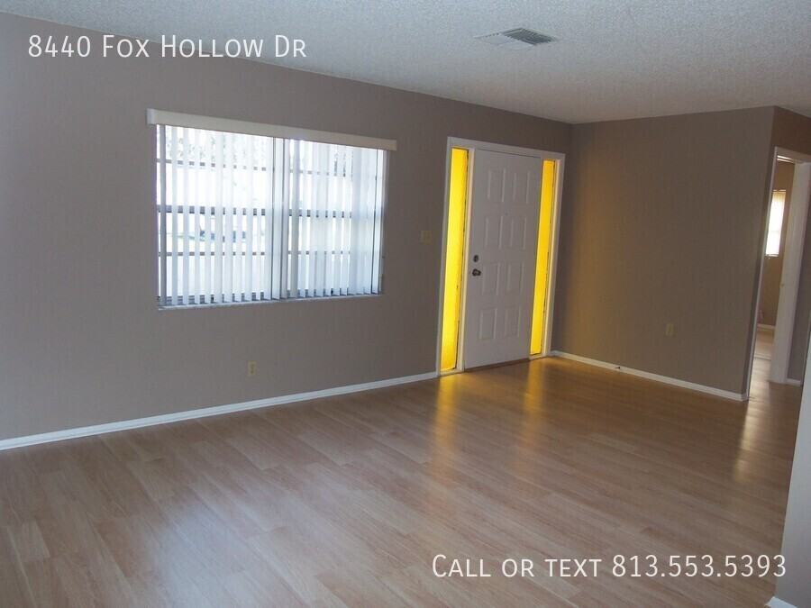 8440 Fox Hollow Dr - Photo 4 of 24