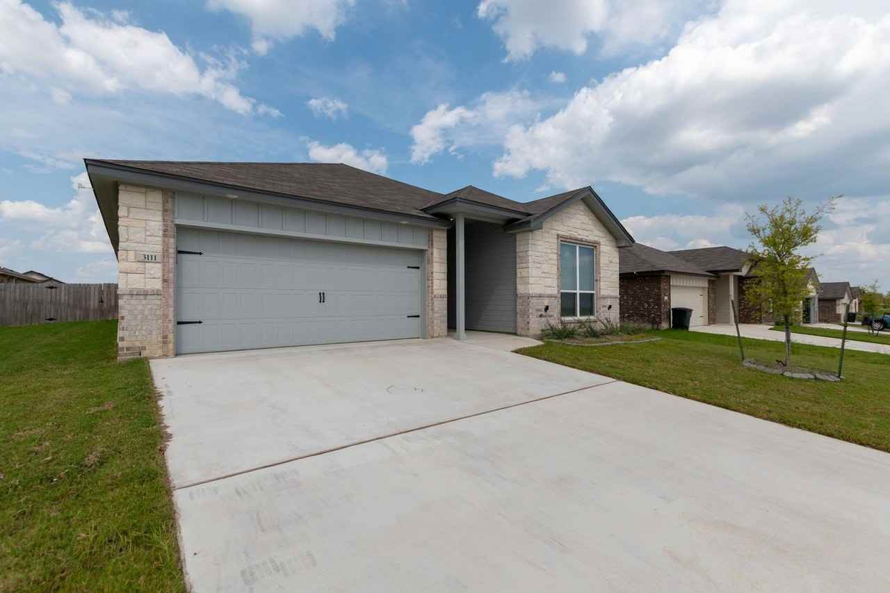 3111 Seeker St - Photo 2 of 28