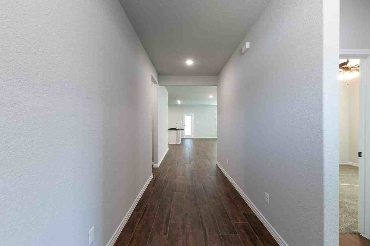 3111 Seeker St - Photo 3 of 28