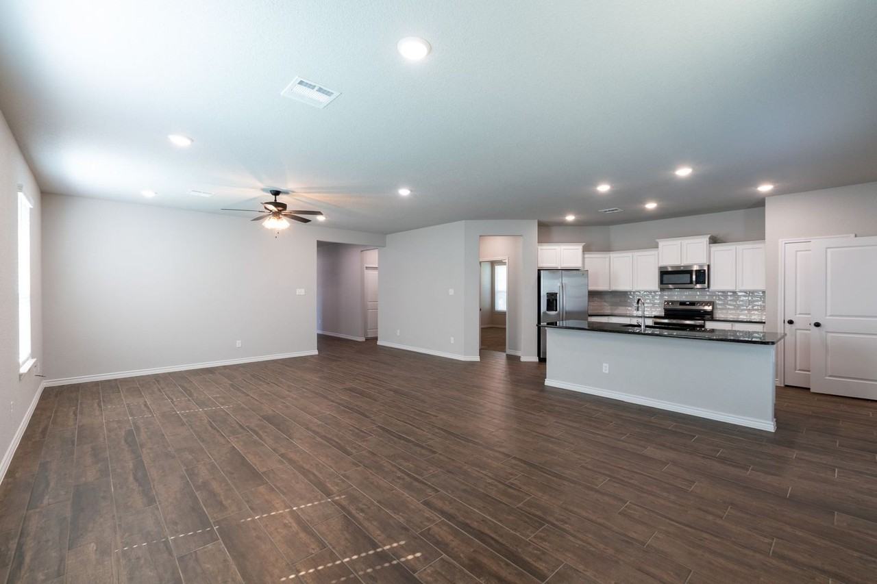 3111 Seeker St - Photo 7 of 28